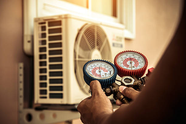 Professional Air Conditioning Service technician working in Middlesex, NJ